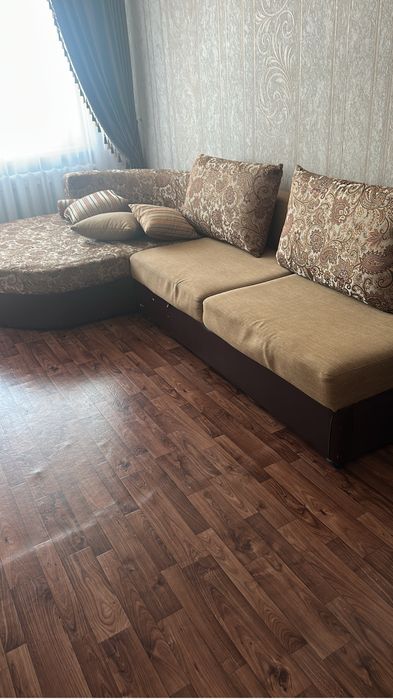 Продам диван угловой б/у есть торг