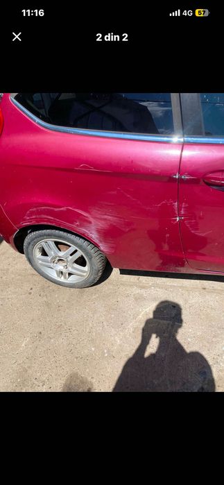 Vând mașină Ford Fiesta