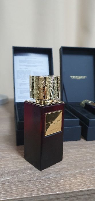 Parfum Testament Brown Sugar si Quinta Essentia