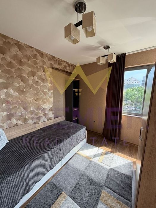 Продава се Тристаен апартамент в Пловдив, Младежки Хълм - 80 кв.м за 2963 €/кв.м - Снимка #8