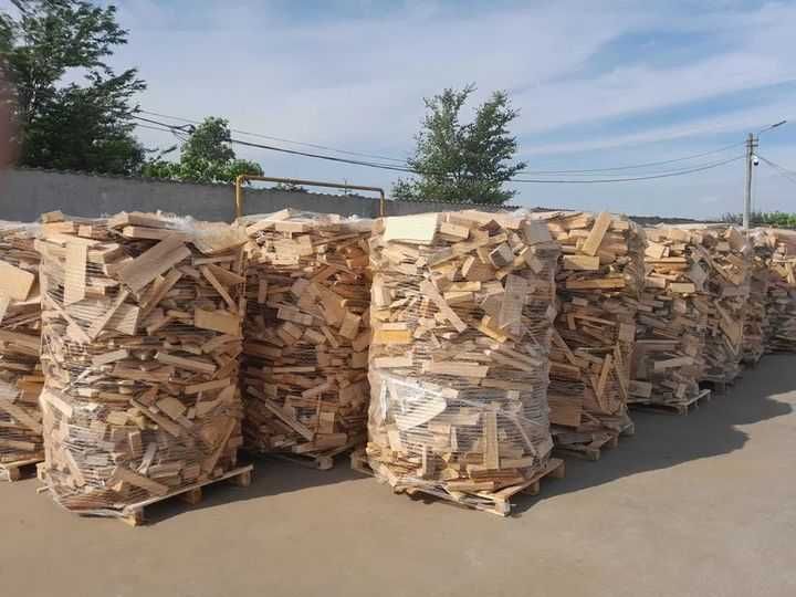 Lemne de foc sparte primi card de enrgie