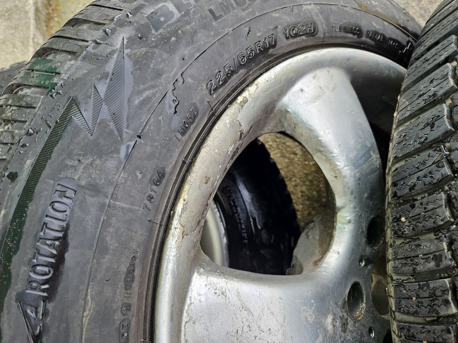 Зимни гуми - Bridgestone 225 x 65 x R17