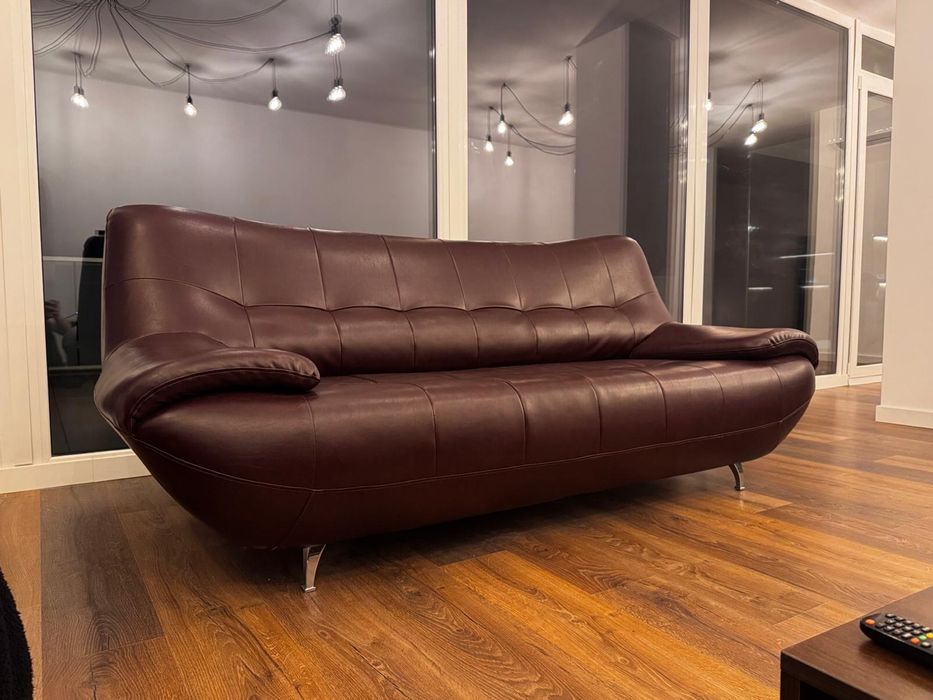 Canapea din piele naturala