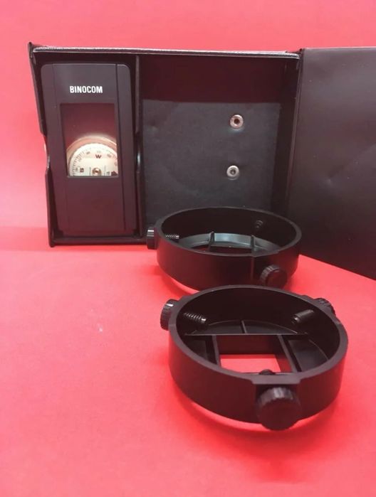 Compas atașabil pentru binoclu