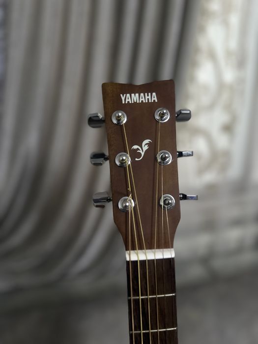 Гитара акустика Почти новый