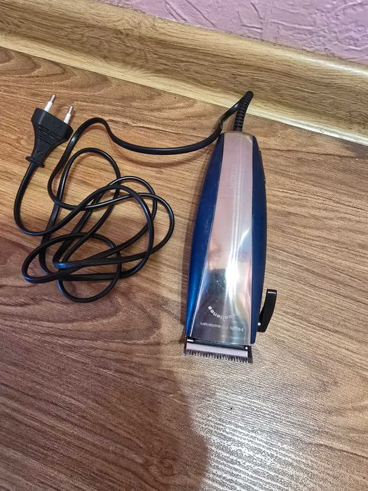 Продаю электробритву.