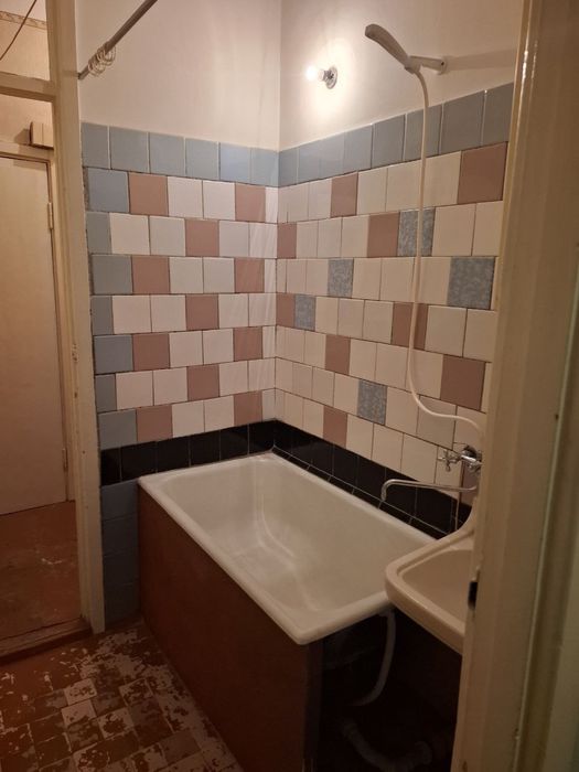 Авиасозлар 3 Продаю 1/3/4 Авиасозлар-3  Цена 42.000.у.е. Ипотека есть.