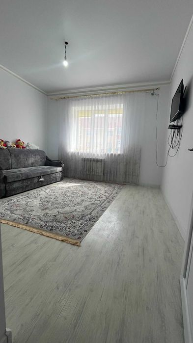 Продам 2 ком.квартиру на Батыс -2