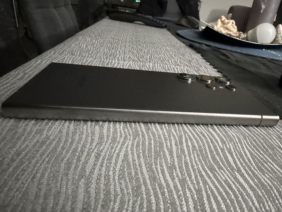 Samsung Galaxy S24 Ultra 256GB Titanium Black• Като нов • Гаранция • Пълен комплект + калъфи . БЕЗ БАРТЕРИ