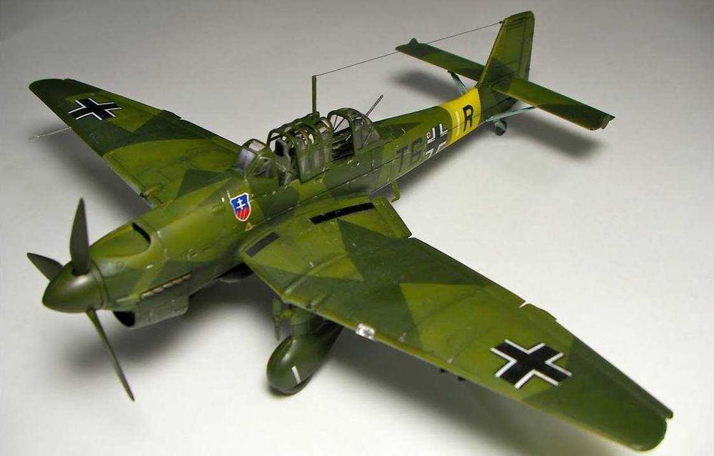 Сборная модель самолета Junkers Ju 87 B-1 Stuka (Heller 1:72)
