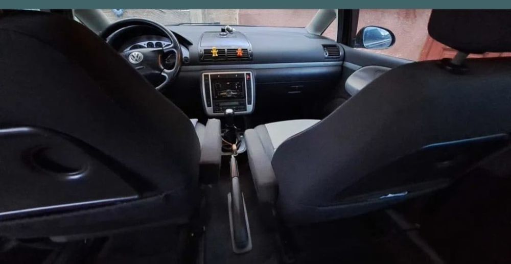 VOLKSWAGEN Sharan