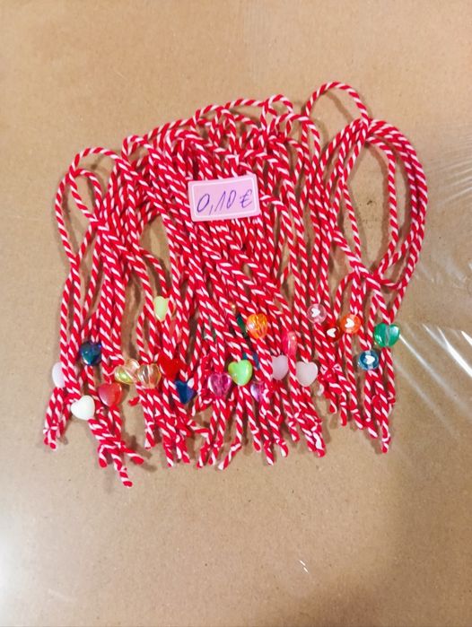 Разпродажба на мартенички