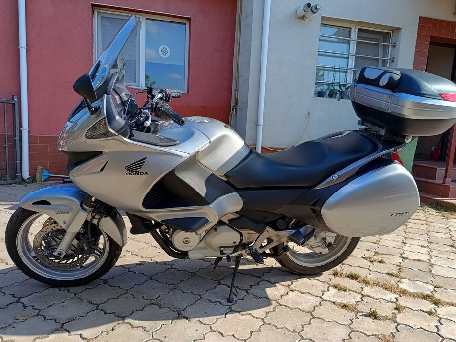 Vand Honda Deauville 700, an 2009, inmatriculata
