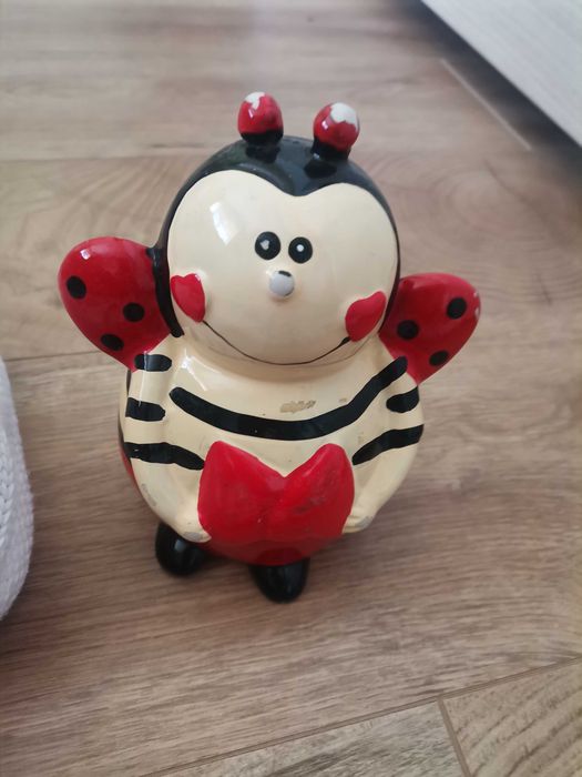 Якенце за момиченце и касичка калинка