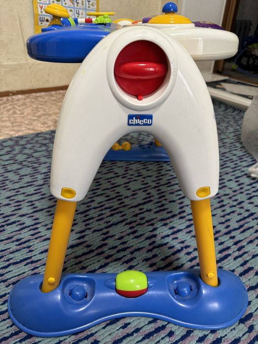 Развивающий столик Chicco