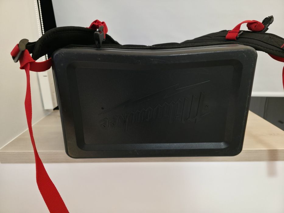 Rucsac Milwaukee premium, pentru electricieni, cu suport intarit 4932464833