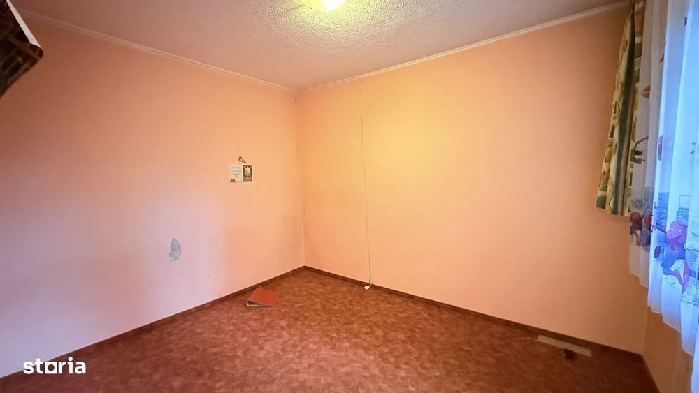 Vand apartament cu 2 camere in Cartierul Dambu