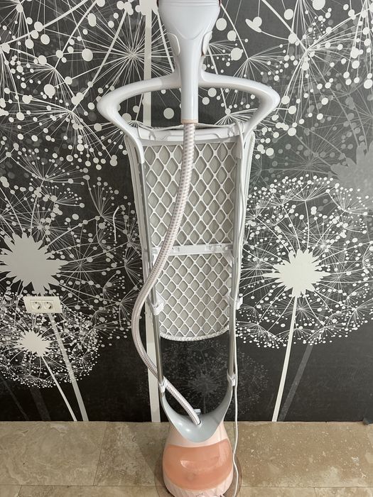 Aparat de călcat vertical Philips ComfortTouch GC557/30.