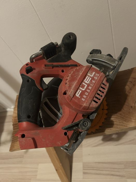 Circular milwaukee m18 ccs55