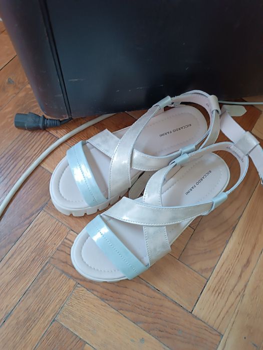 Дамски сандали на платформа