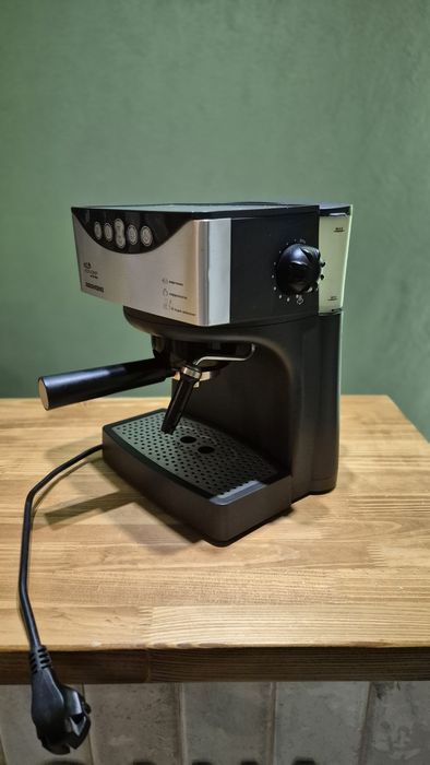 Кофеварка REDMOND RCM 1503