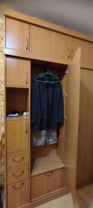 Шкаф для спальни, прихожей