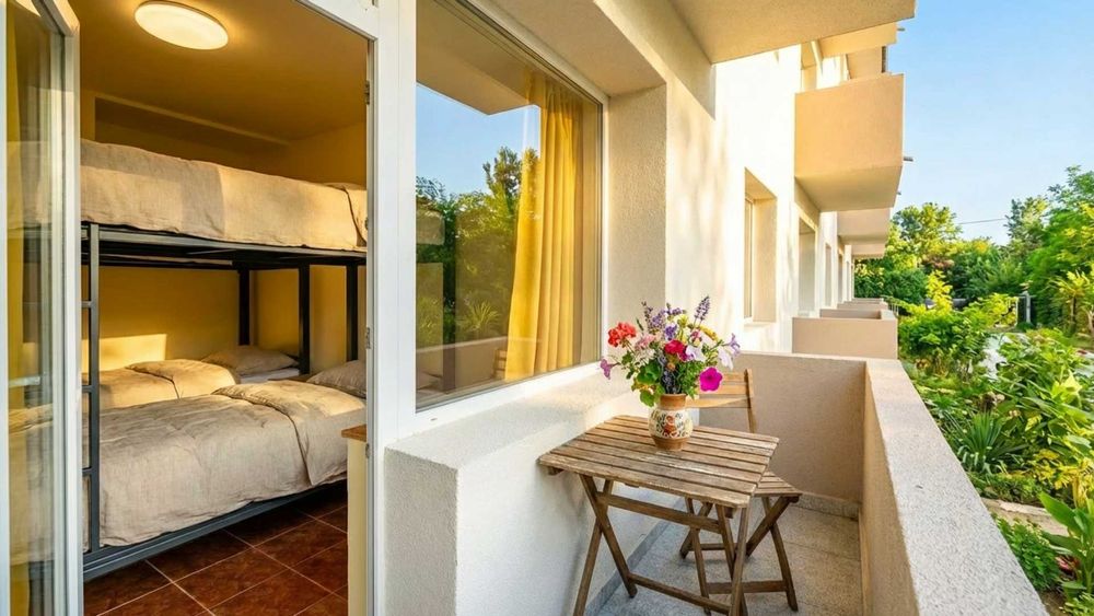 Легло в Хостел за работници - 10 евро на вечер без ДДС