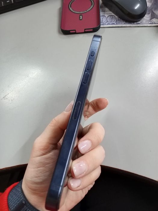 Продам айфон 15 про макс  256гб