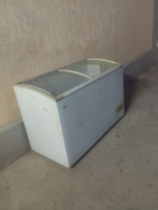 Продам морозильник