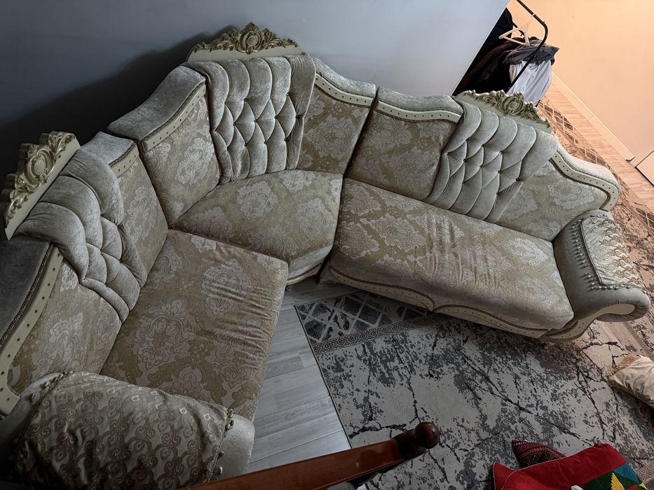 Диван в хорошем состоянии