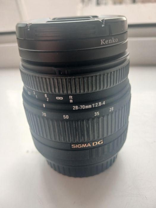 Sigma 28 - 70 мм f 2.8 4