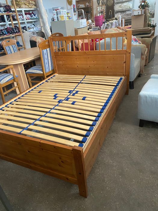 Mobila  frumoasa din lemn masiv