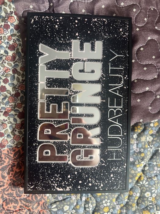 Paleta de machiaj huda beauty