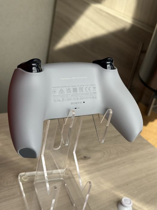 Controller ps5 30th anniversary cu TMR