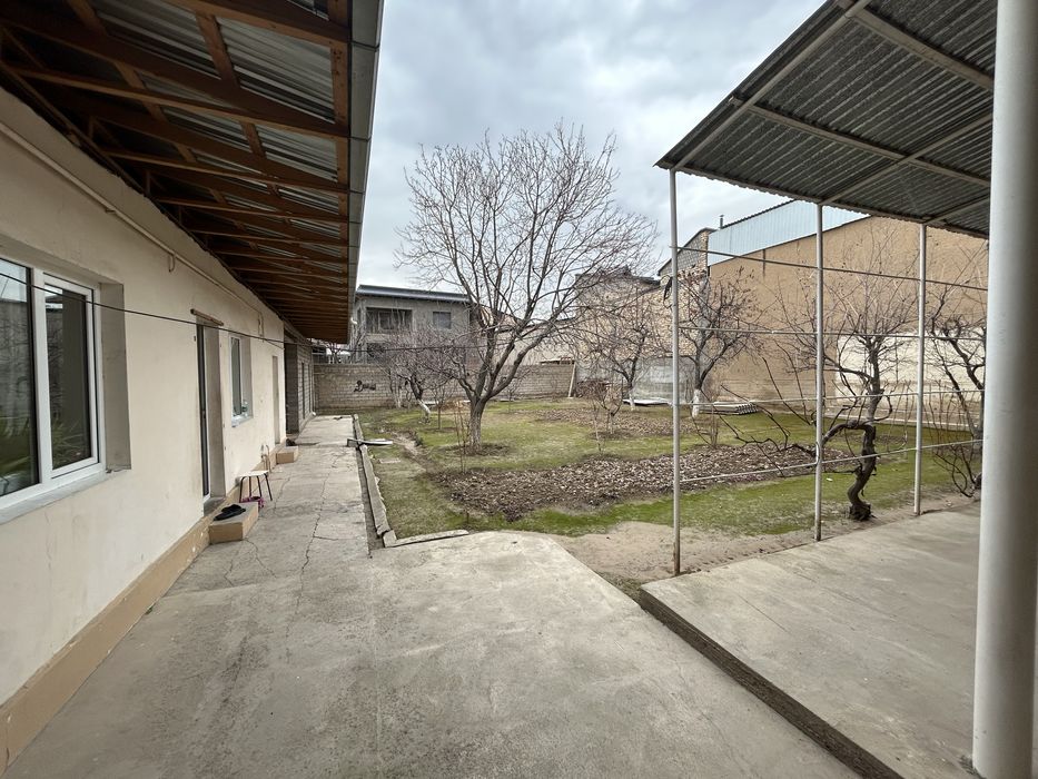 Uy sotiladi 6.8 sotix