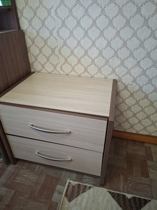 Шкаф,кровать, комод, дамский столик