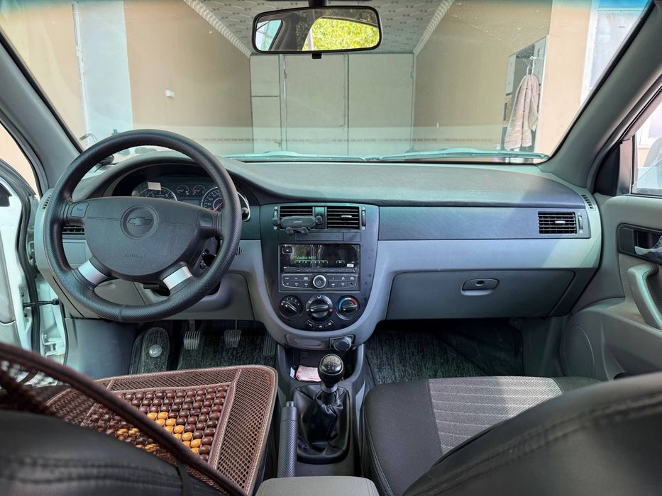 Chevrolet Gentra 1-pozitsiya