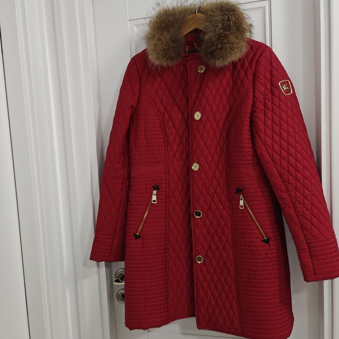 Geacă Burberry, căptușită, mărimea L, femei, cu blăniță detașabilă, purtată o dată. In stare impecabilă