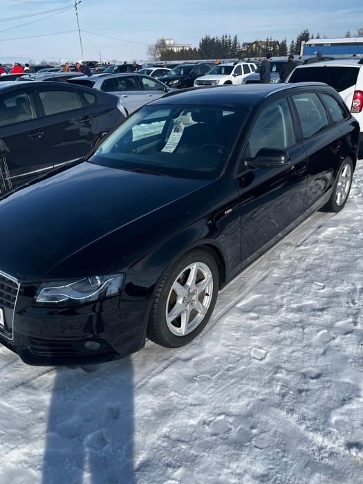 Vand Audi A4 negru