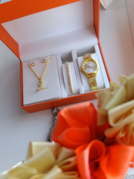 Подарочный набор, комплект бижутерии: часы, цепочка, кольцо, серьги...