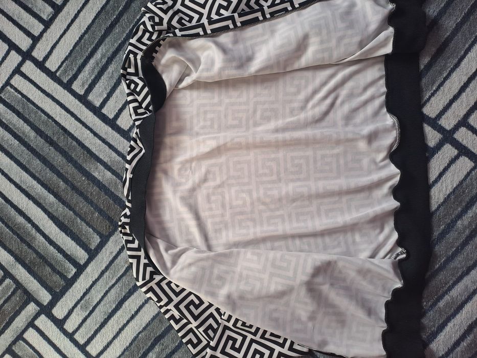 Bluza cu fermoar