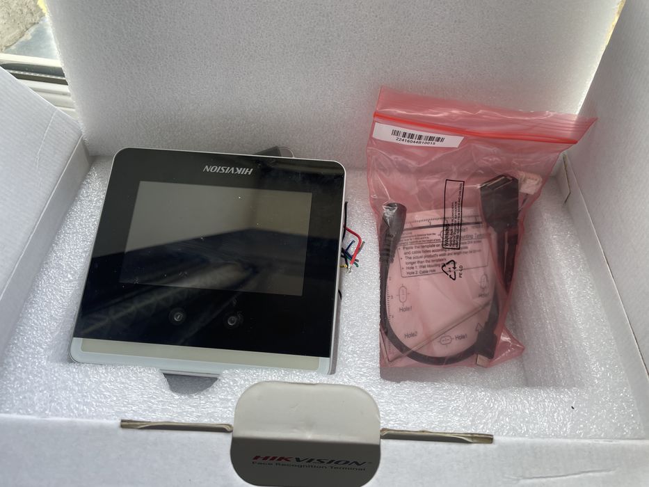 Терминал распознавания лиц Hikvision DS-K1T331W