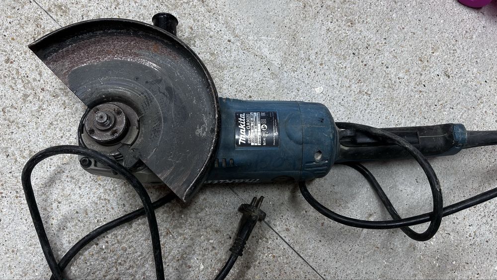 УШМ Makita GA9020