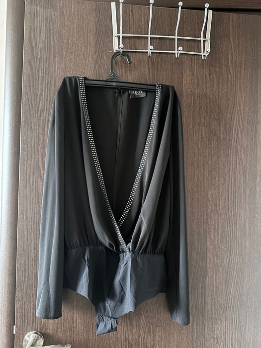 Дънки Emporio Armani, Nike, екип Hugo Boss, Liu Jo