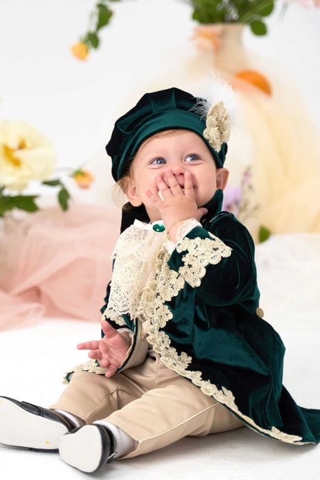 Vând hăinuțe botez