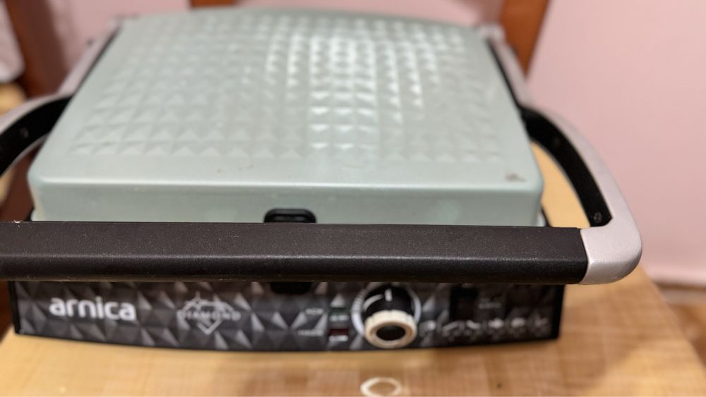 Электрогрильница Arnica