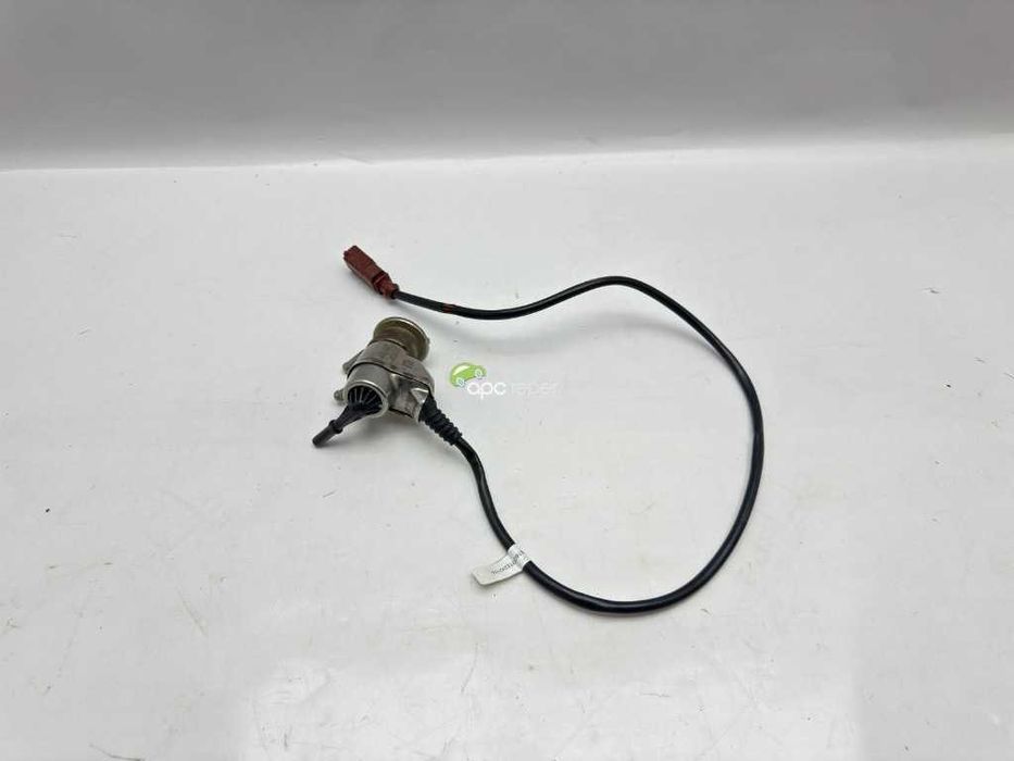 Injector AdBlue Original Audi A4, A5, A6, Q5 2.0 tdi Euro 6, 190cp Audi A4 8W - Cod: 04L131113J