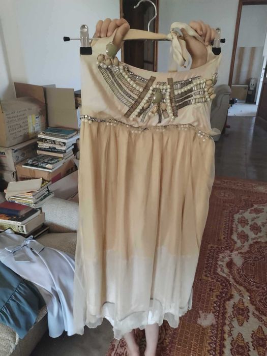 Красива рокля с мъниста, River Island