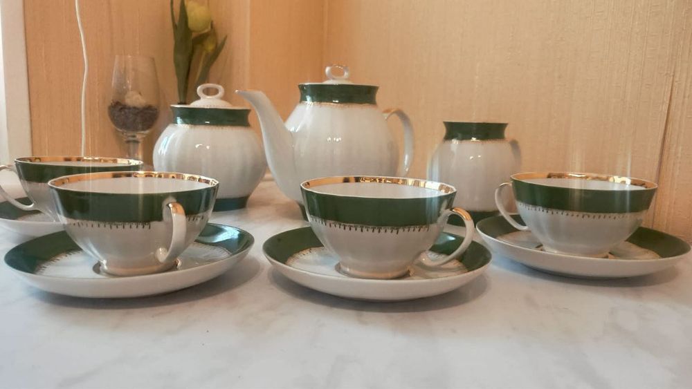 Красивый чайный набор!  Тонкий фарфор!  Новый.