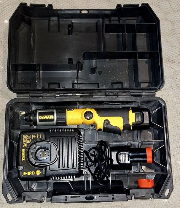 Акумулаторна отвертка/винтоверт DeWalt